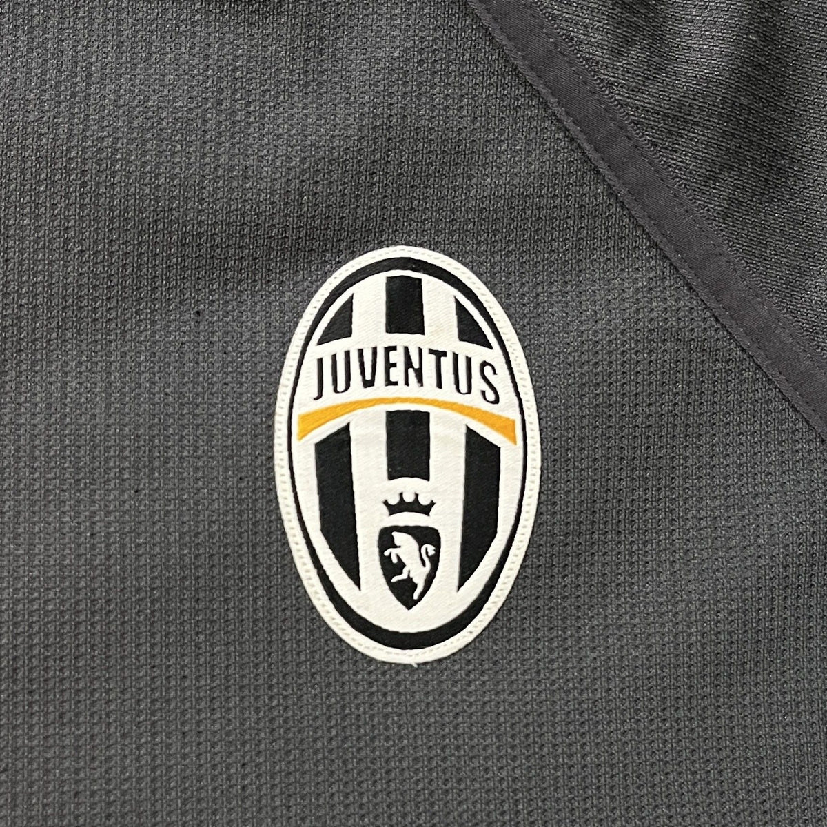 Vintage Nike X Juventus Trainingsjacke mit Reißverschluss (L), 2004-05