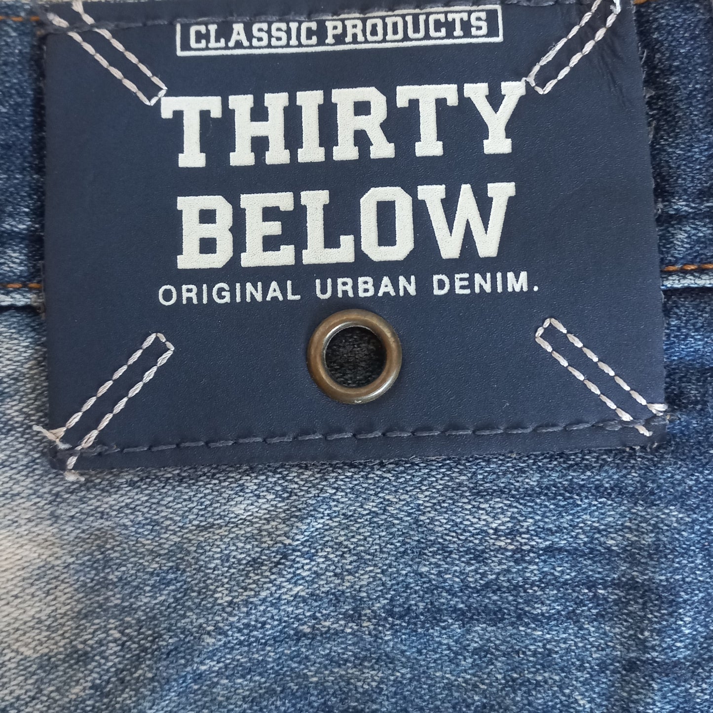 Vintage Thirty Below Jorts (40US)