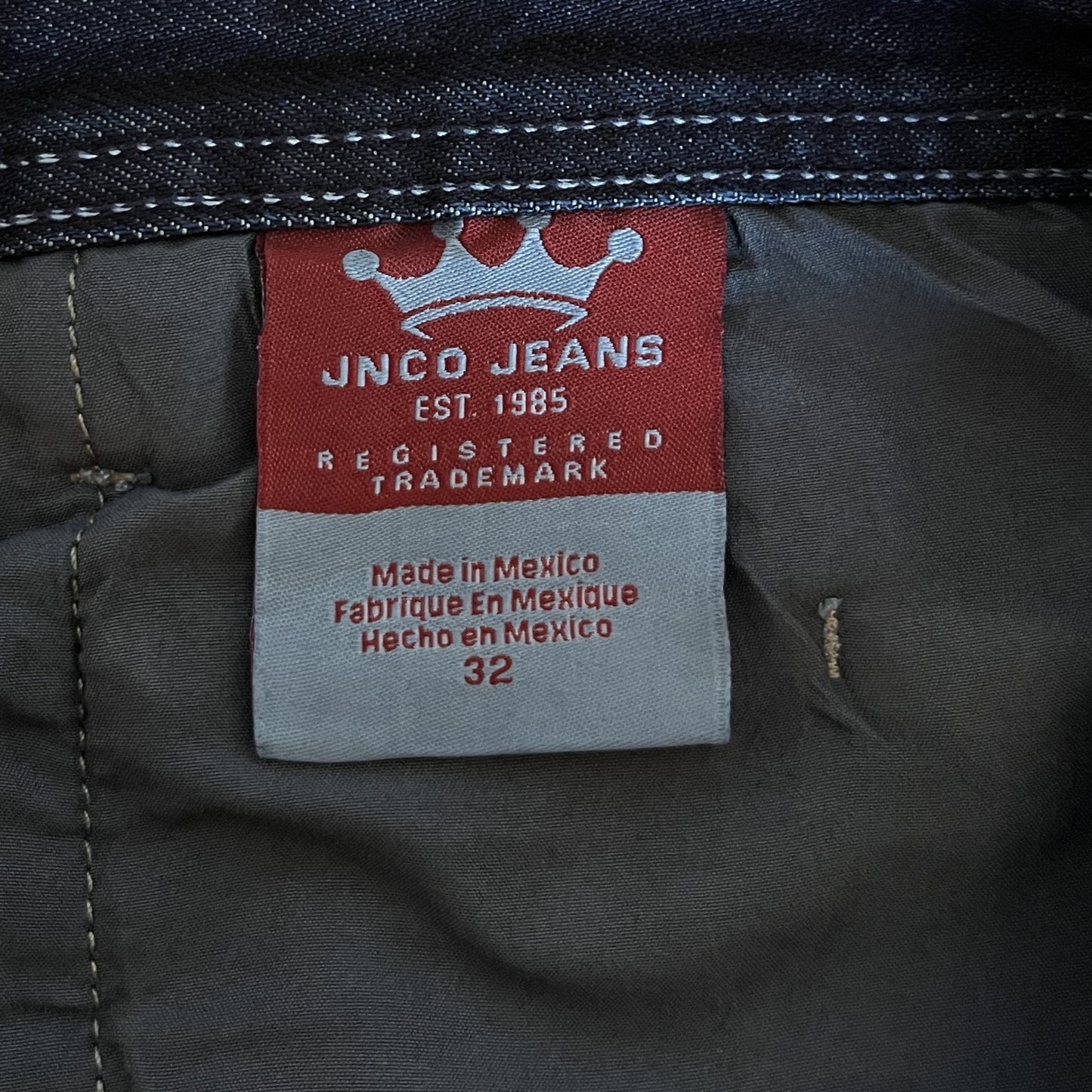 JNCO Shark Jorts (32US)