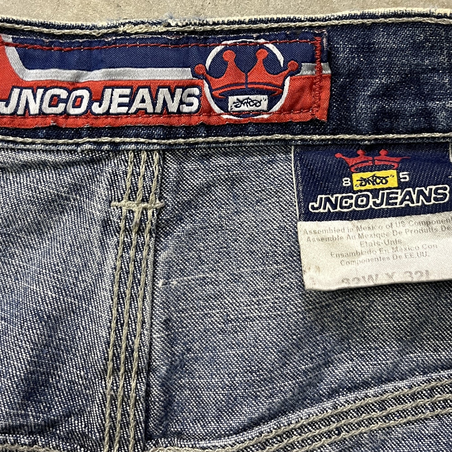 RARE Vintage JNCO Crown Jeans (32x32US)