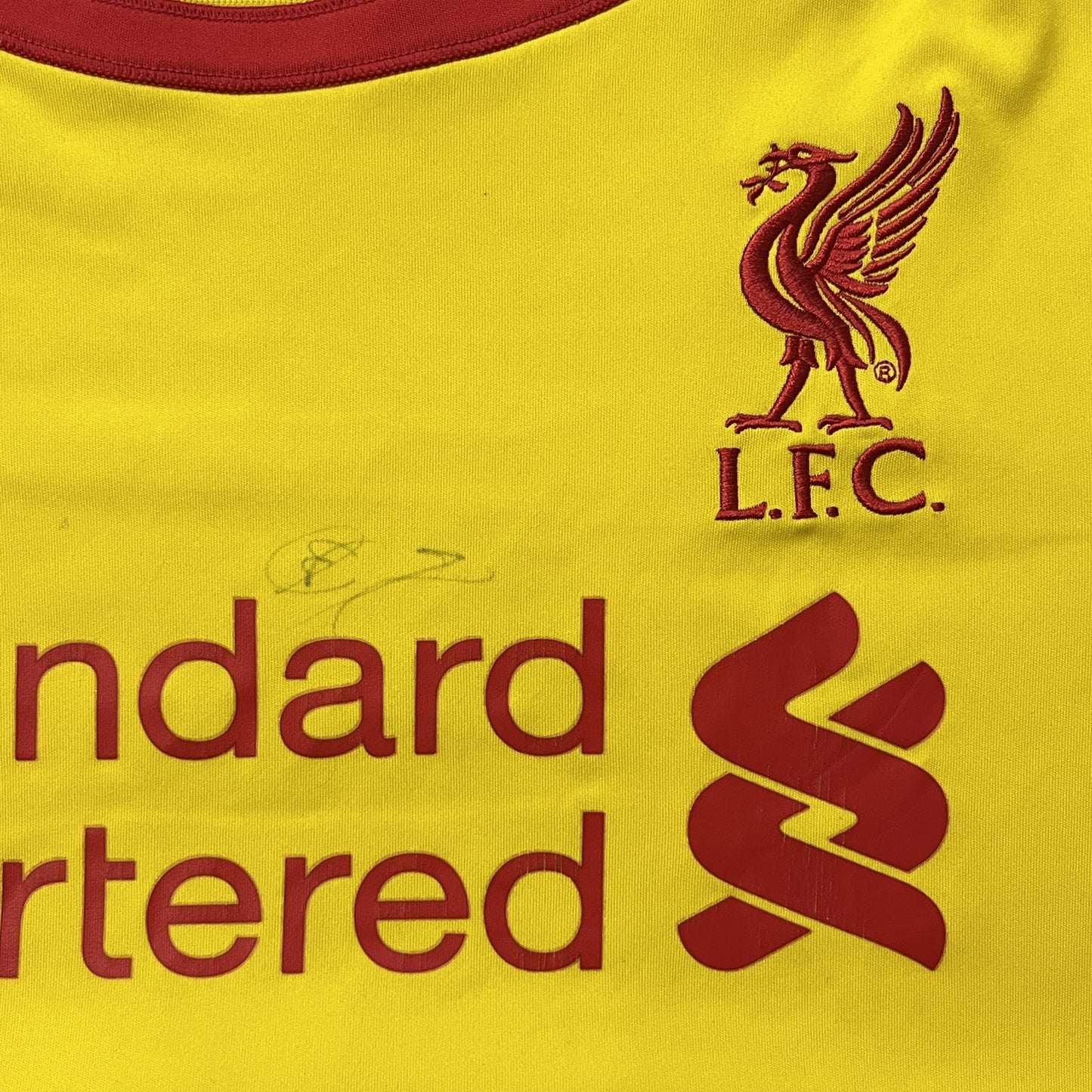 Vintage Signed Gerrard Liverpool Jersey (L)