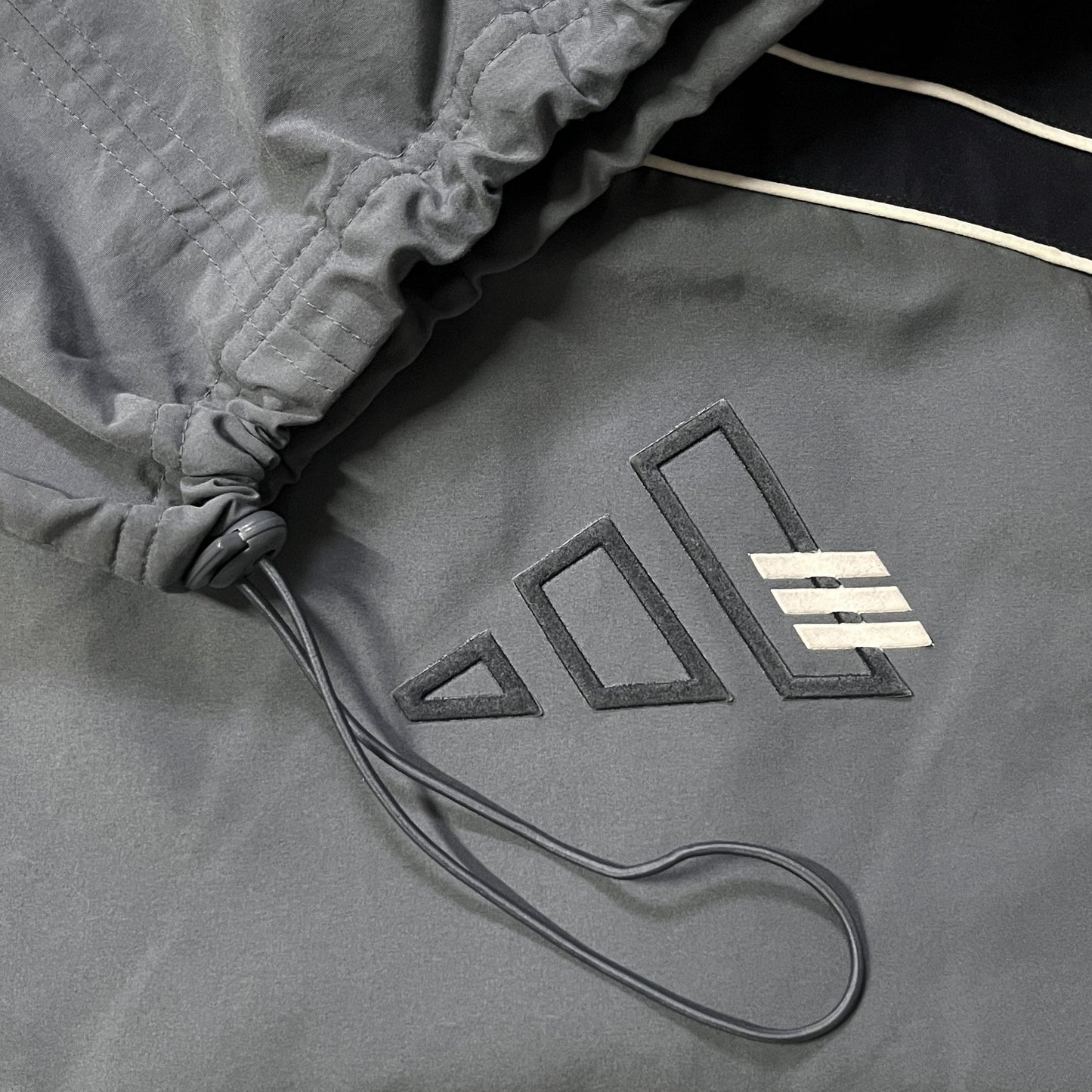 Vintage Adidas Trackjacket / Back Design (L)
