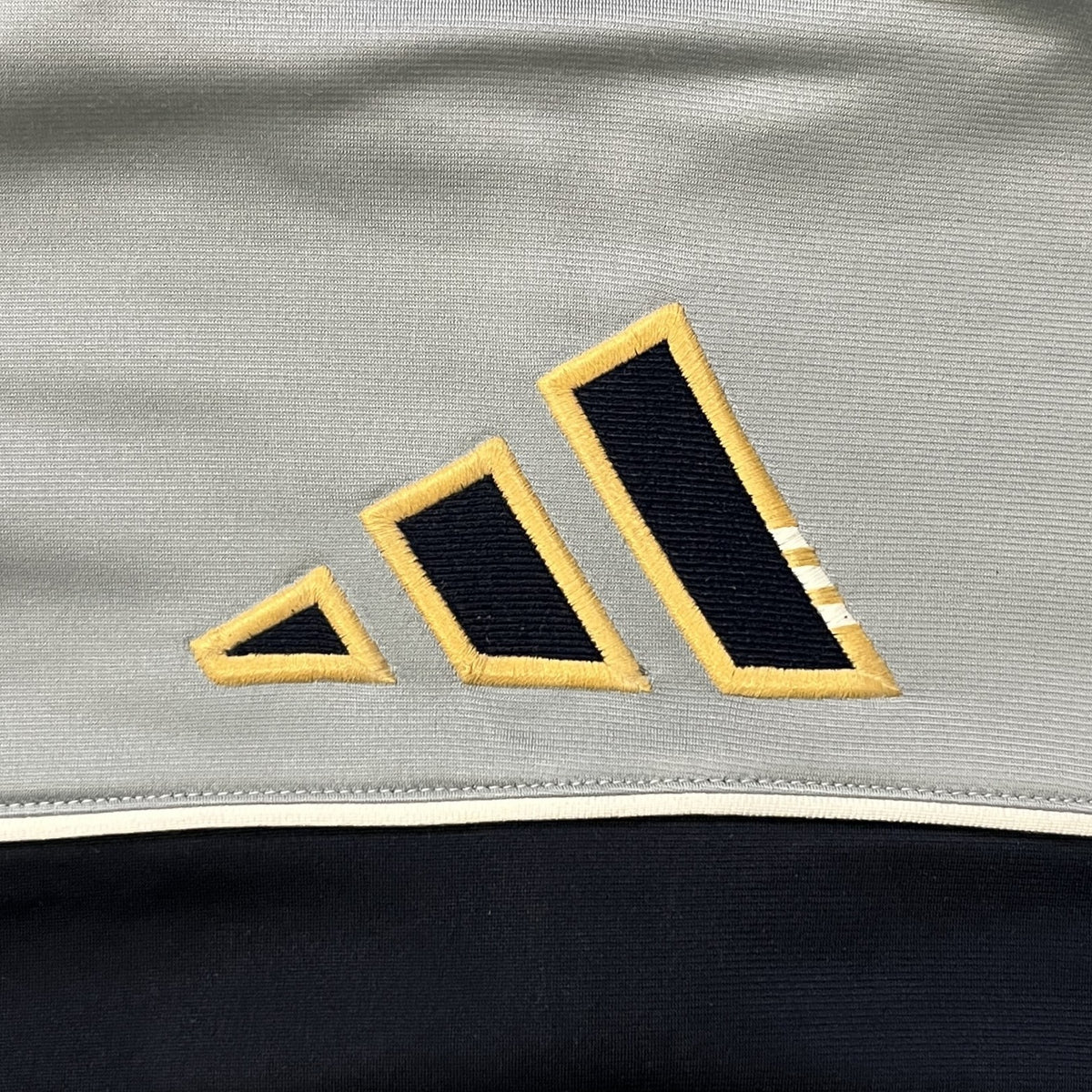 Vintage Adidas Zip-up Jacket / Back Design (M)