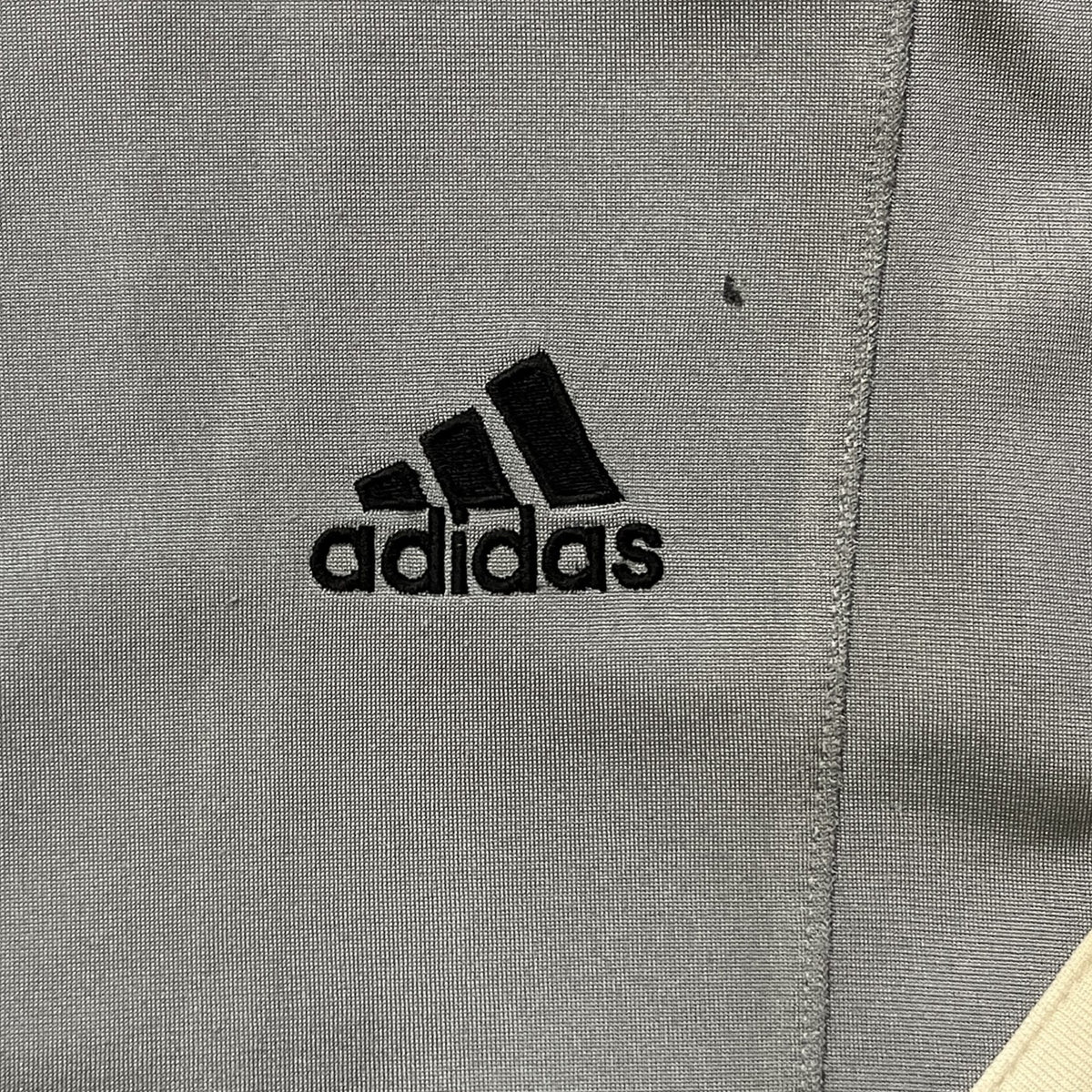 Vintage Adidas Jacke mit Reißverschluss / Rückendesign (S)