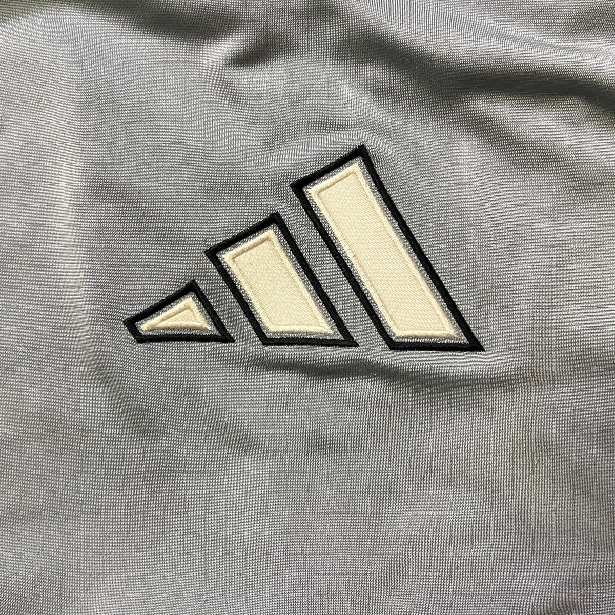 Vintage Adidas Jacke mit Reißverschluss / Rückendesign (S)