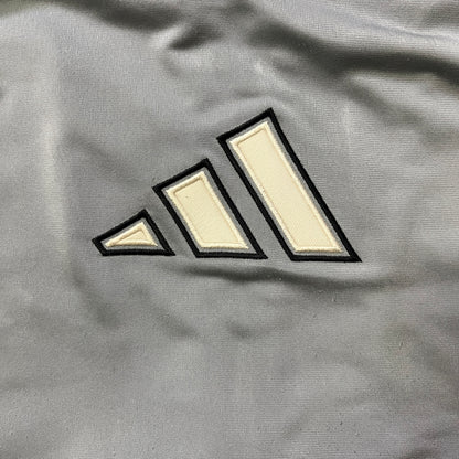 Vintage Adidas Jacke mit Reißverschluss / Rückendesign (S)