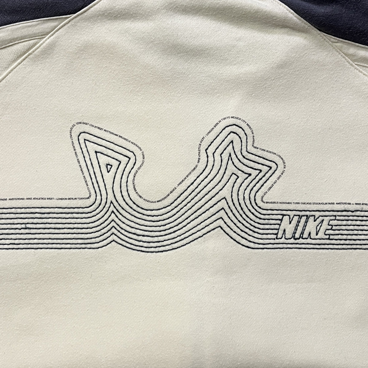 Vintage Nike Zip-Up / Back Design Jacket (M)