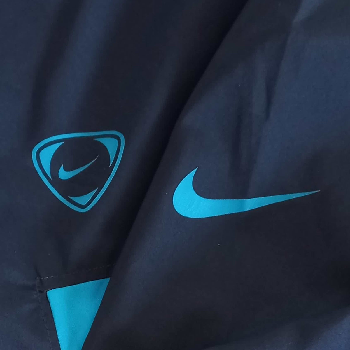 Veste de survêtement vintage Nike (Taille L)